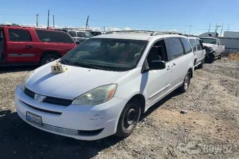 Photo of 2004 Toyota Sienna