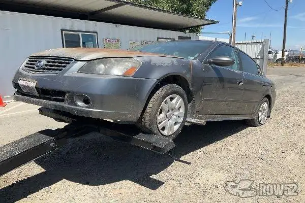 Photo of 2005 Nissan Altima