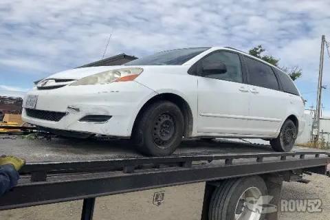 Photo of 2009 Toyota Sienna