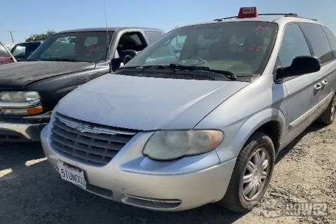 Photo of 2006 Chrysler Town & Country