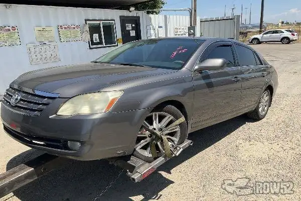 Photo of 2005 Toyota Avalon