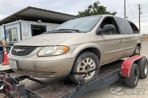 Photo of 2002 Chrysler Town & Country