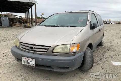 Photo of 2002 Toyota Sienna