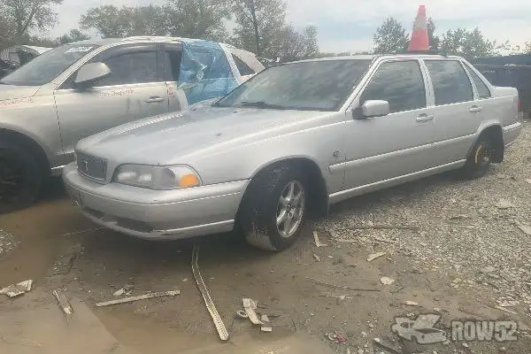 Photo of 1999 Volvo S70