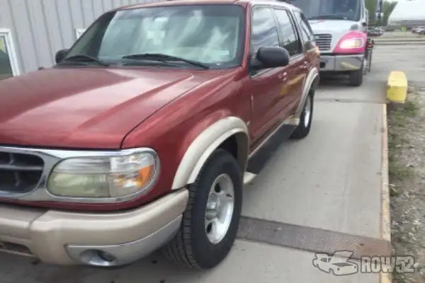 Photo of 2000 Ford Explorer