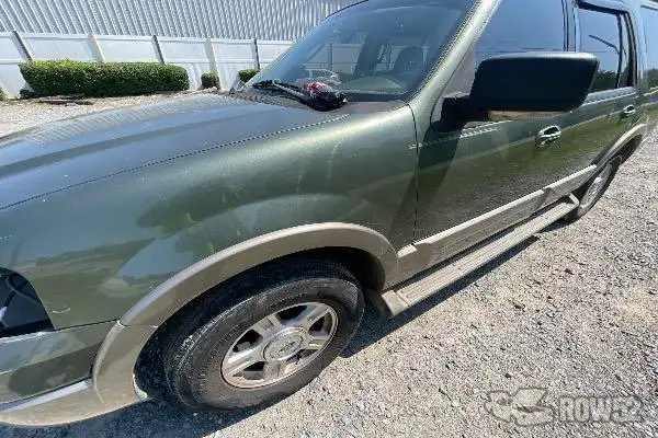 Photo of 2004 Ford Expedition