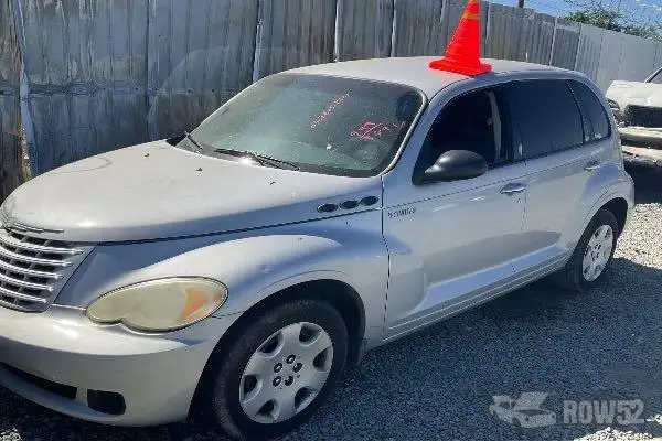 Photo of 2006 Chrysler PT Cruiser