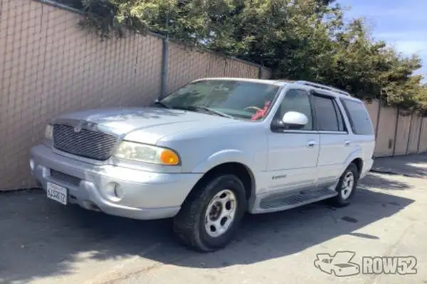 Photo of 2000 Lincoln Navigator