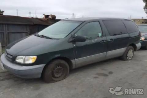 Photo of 2000 Toyota Sienna