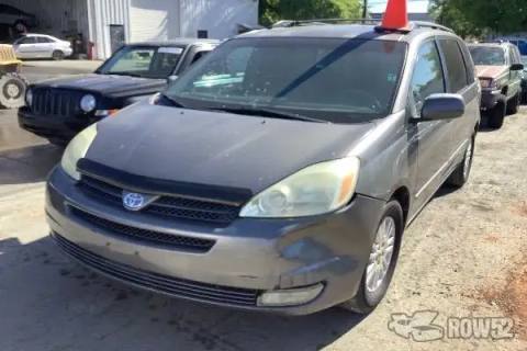 Photo of 2004 Toyota Sienna