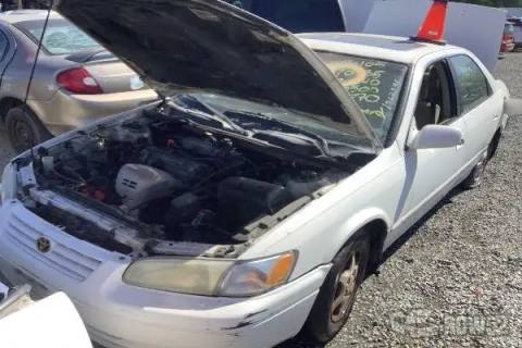 Photo of 1999 Toyota Camry