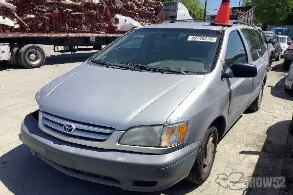 Photo of 2001 Toyota Sienna