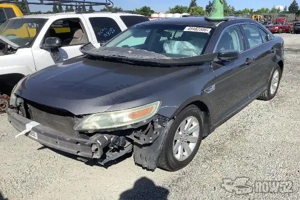 Photo of 2012 Ford Taurus