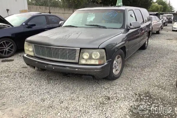 Photo of 2000 Chevrolet Suburban