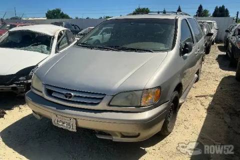 Photo of 2001 Toyota Sienna