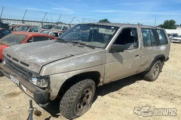 Photo of 1995 Nissan Pathfinder