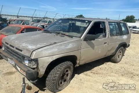 Photo of 1995 Nissan Pathfinder