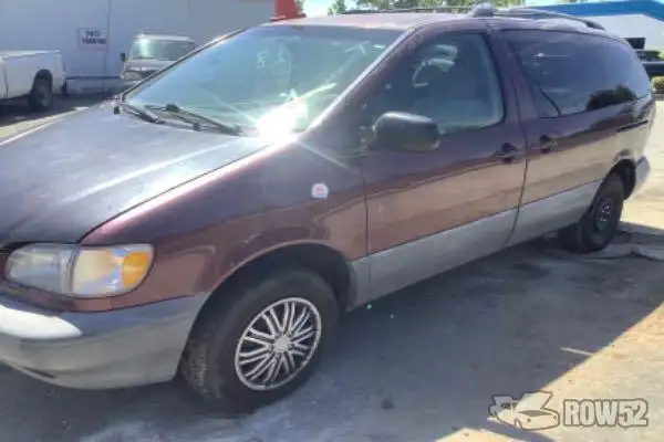 Photo of 1999 Toyota Sienna