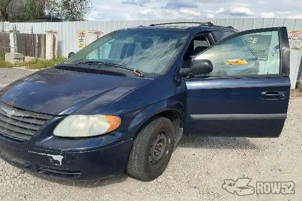 Photo of 2005 Chrysler Town & Country