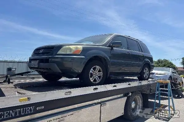 Photo of 2004 Honda Pilot