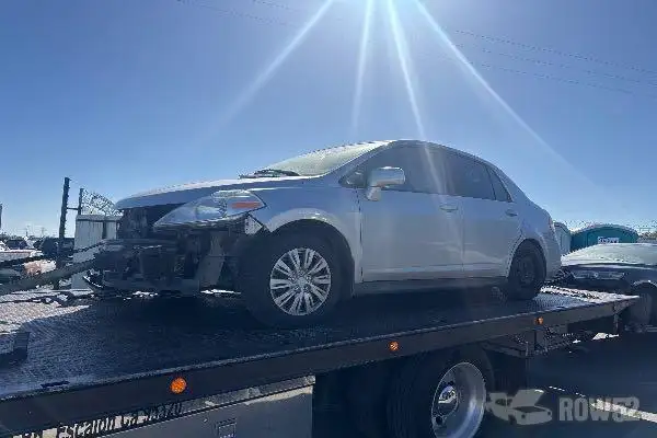 Photo of 2010 Nissan Versa