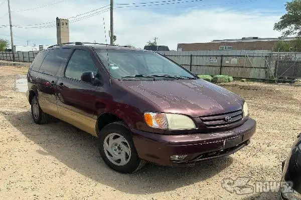 Photo of 1999 Toyota Sienna