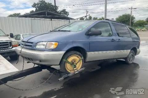 Photo of 1998 Toyota Sienna