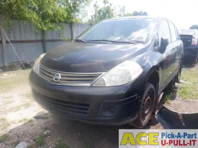 Photo of 2011 Nissan Versa