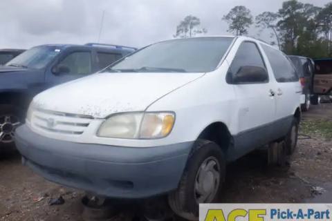 Photo of 2003 Toyota Sienna