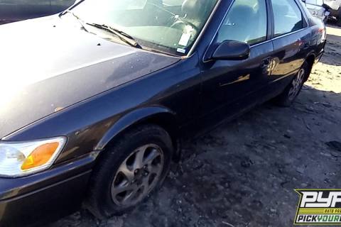 Photo of 2000 Toyota Camry