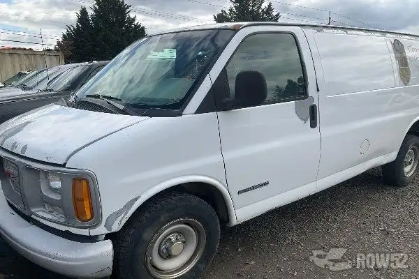 Photo of 1999 GMC Savana