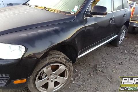 Photo of 2004 Volkswagen Touareg
