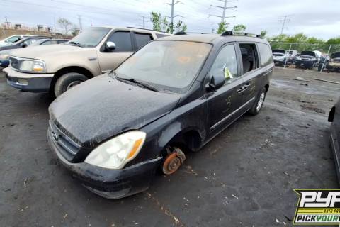 Photo of 2008 Hyundai Entourage