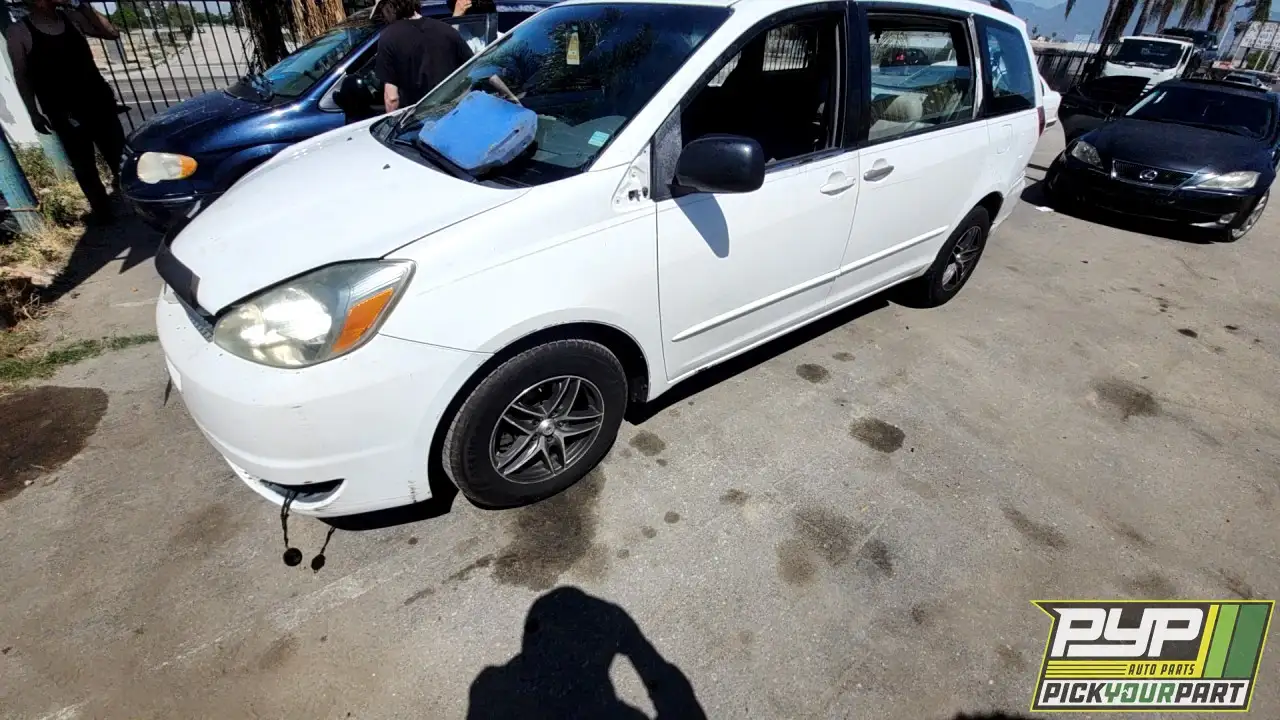 Photo of 2004 Toyota Sienna
