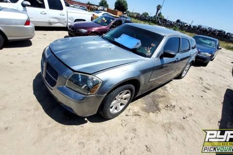 Photo of 2005 Dodge Magnum