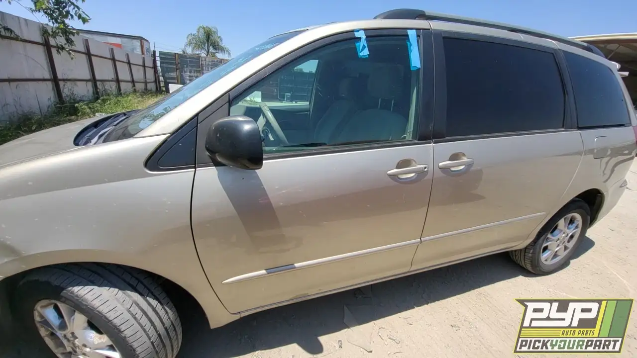 Photo of 2005 Toyota Sienna