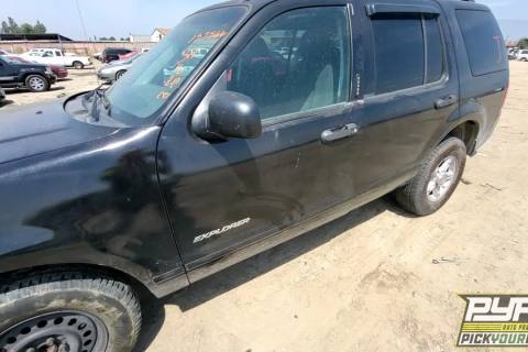 Photo of 2004 Ford Explorer