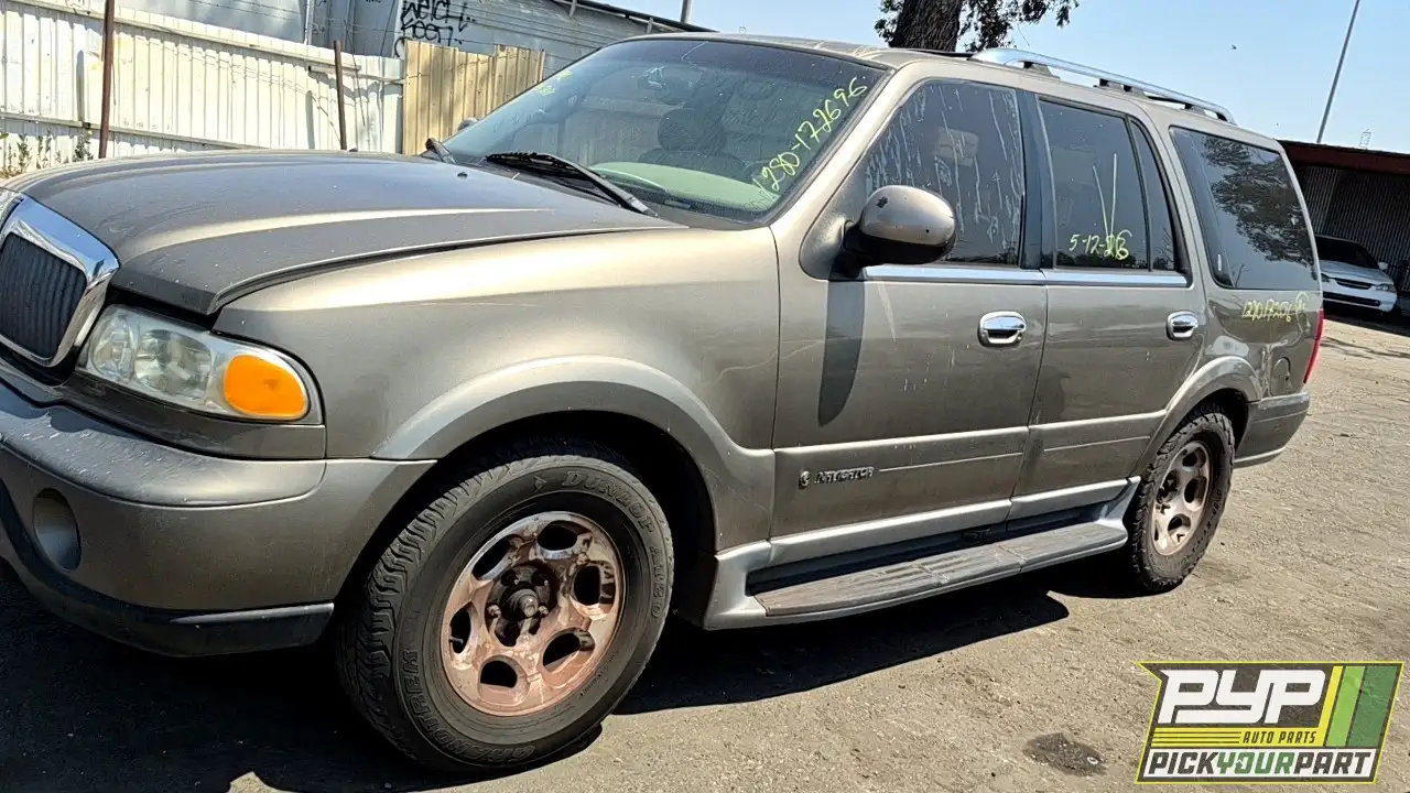 Photo of 2002 Lincoln Navigator