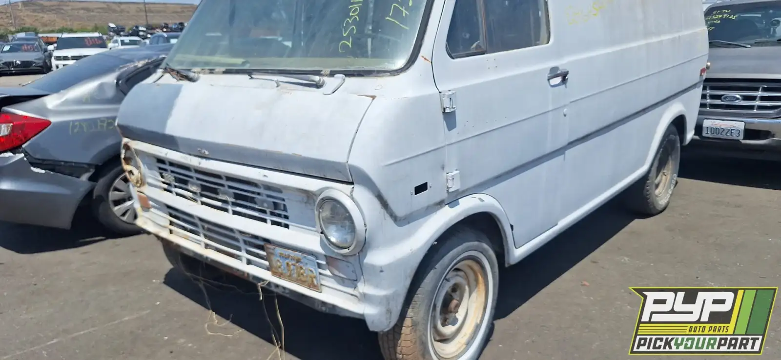 Photo of 1973 Ford E-100 Econoline