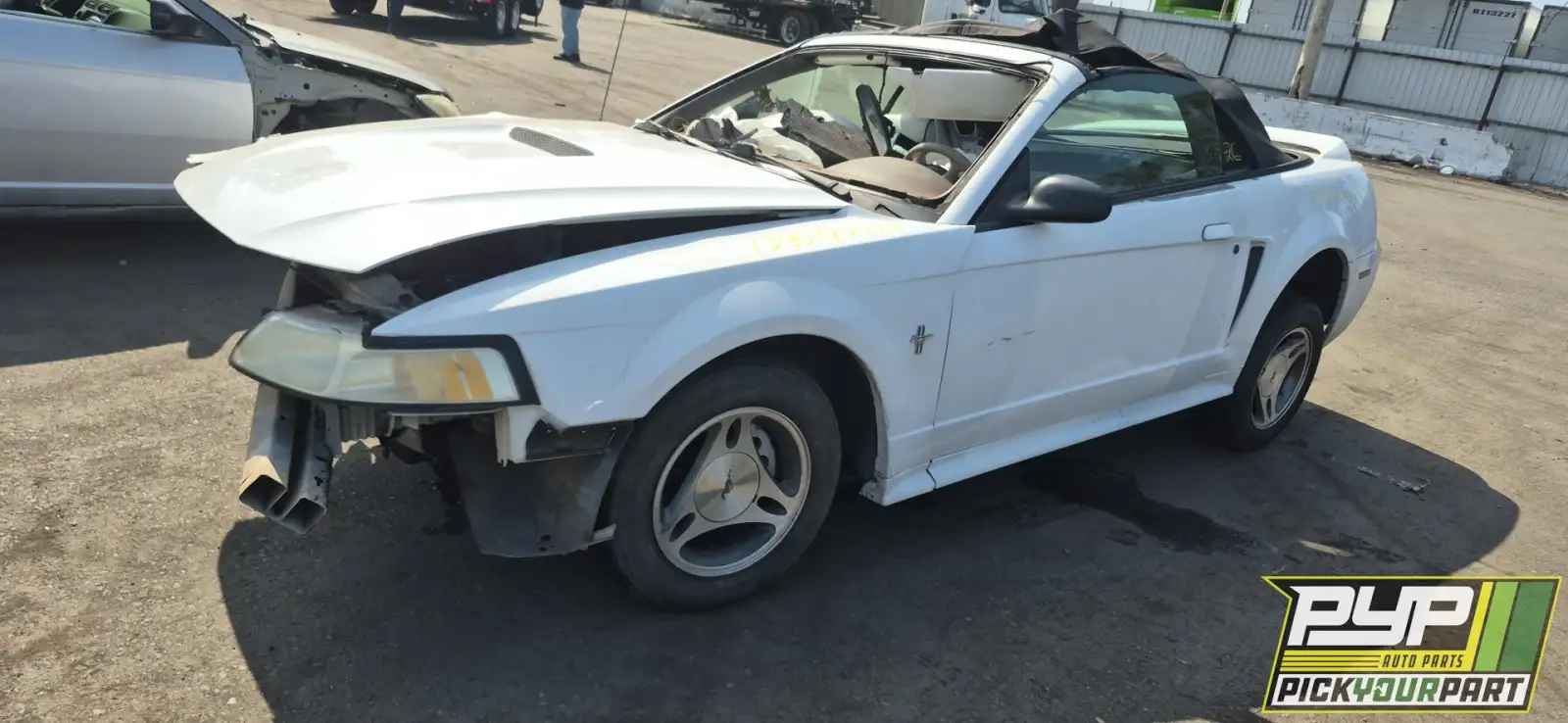 Photo of 2000 Ford Mustang