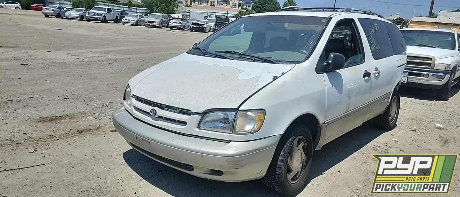 Photo of 1999 Toyota Sienna