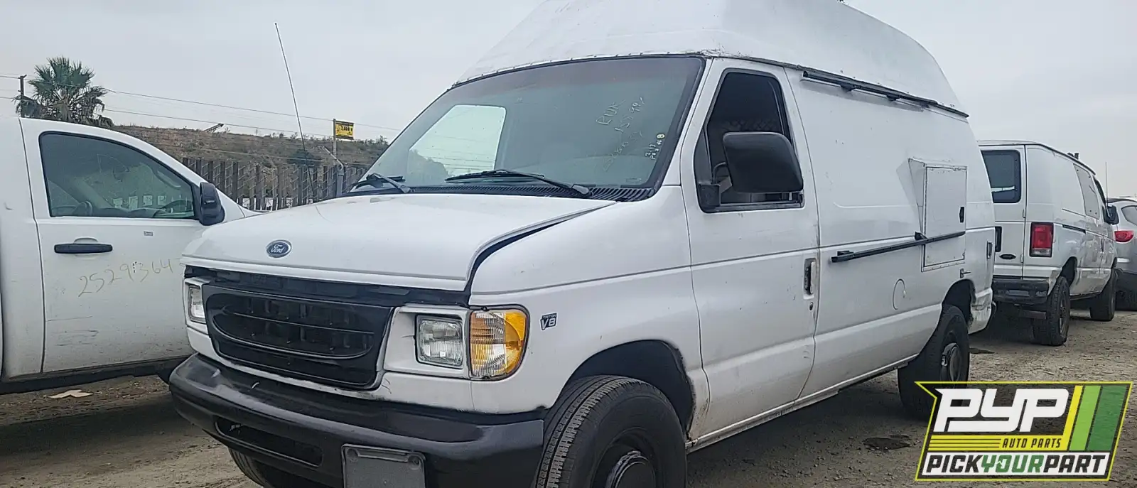 Photo of 1998 Ford E-250 Econoline