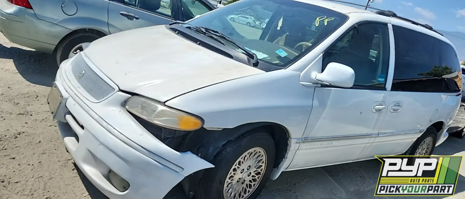 Photo of 1996 Chrysler Town & Country