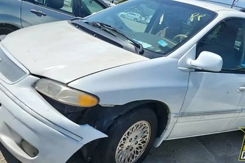 Photo of 1996 Chrysler Town & Country