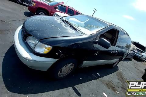 Photo of 2000 Toyota Sienna