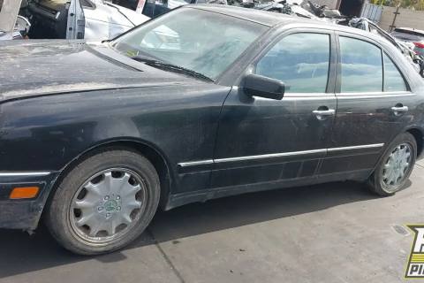 Photo of 1998 Mercedes-Benz E320