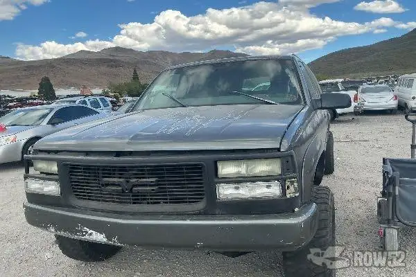 Photo of 1999 Chevrolet Suburban