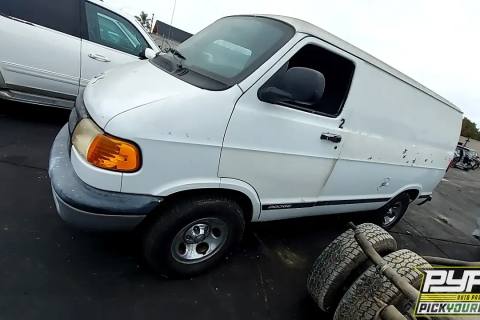 Photo of 2000 Dodge Ram 1500 Van