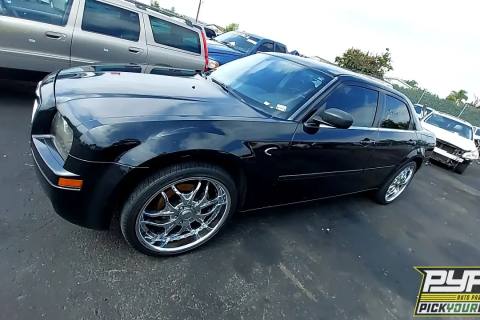 Photo of 2005 Chrysler 300
