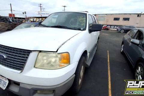 Photo of 2004 Ford Expedition
